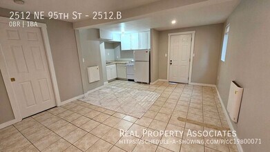2512 NE 95th St in Seattle, WA - Building Photo - Building Photo