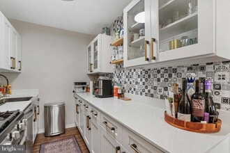 1200 S Arlington Ridge Rd in Arlington, VA - Building Photo - Building Photo