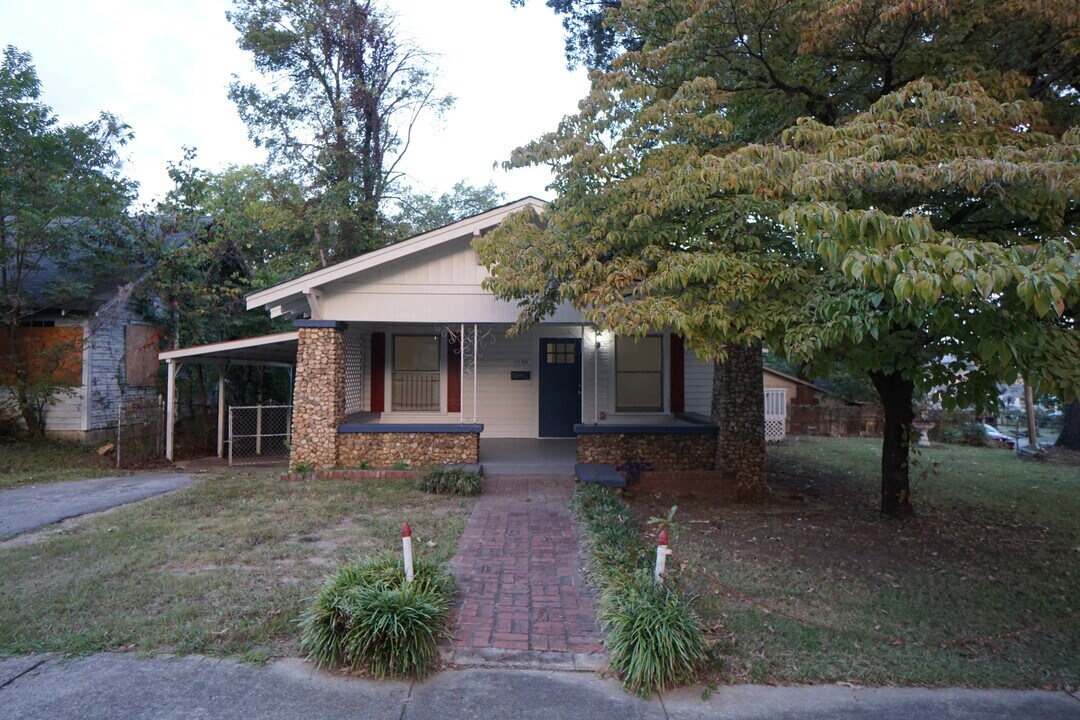 1194 Birmingham St in Birmingham, AL - Foto de edificio