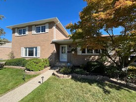 11423 Delvin Dr in Sterling Heights, MI - Building Photo