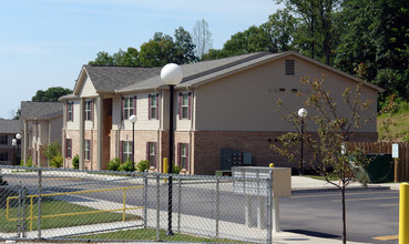 Tyler Heights Apartments in Charleston, WV - Building Photo - Building Photo