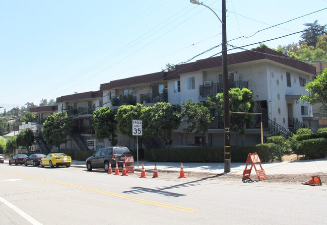 2206 Allesandro St in Los Angeles, CA - Building Photo - Building Photo