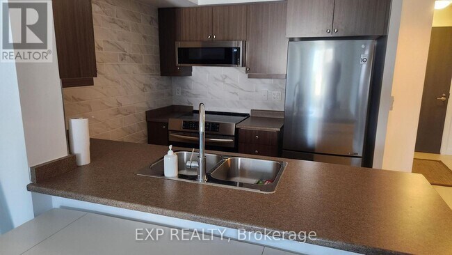 1346 Danforth Rd in Toronto, ON - Building Photo - Building Photo