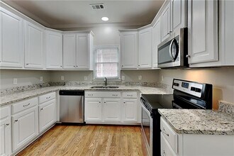 2272 Camden Dr SW in Marietta, GA - Building Photo - Building Photo