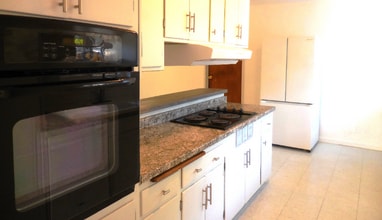143 Kit Carson Way in Vallejo, CA - Building Photo - Building Photo