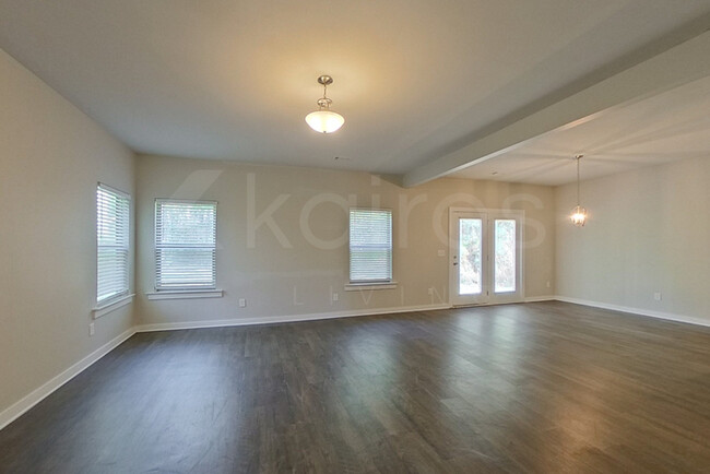 11671 Woodland Lake Rd in Mc Calla, AL - Foto de edificio - Building Photo
