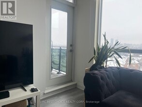 520 Steeles Ave W in Vaughan, ON - Building Photo - Building Photo