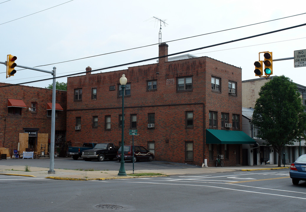 420 W King St in Martinsburg, WV - Building Photo