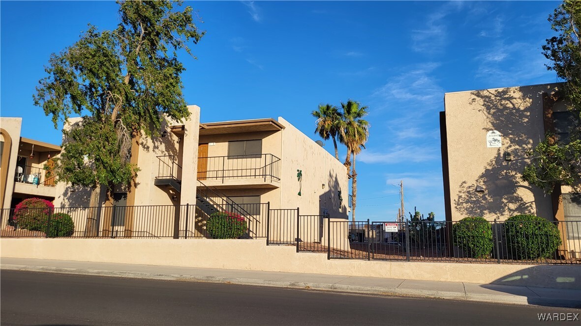 1280 Mohave Dr in Bullhead City, AZ - Foto de edificio