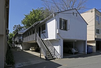 Wing Manor in Sacramento, CA - Building Photo - Building Photo