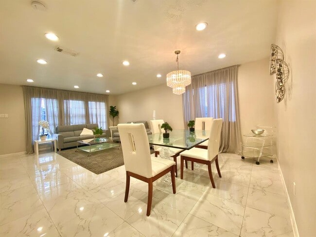 738 Bridle Ridge Loop in Houston, TX - Building Photo - Building Photo