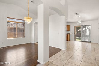 3297 E Warbler Rd in Gilbert, AZ - Building Photo - Building Photo