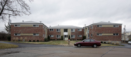 McAdoo Manor Apartments in St. Louis, MO - Building Photo - Building Photo