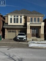355 Royal W Dr in Brampton, ON - Building Photo