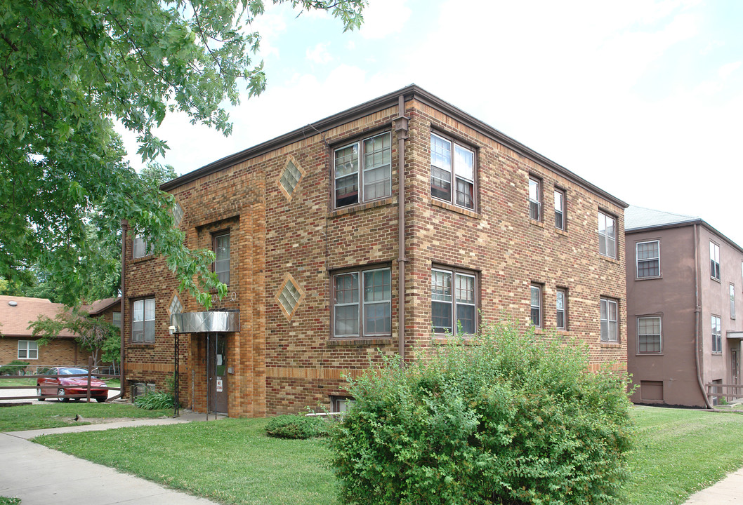 332 SW Topeka Blvd in Topeka, KS - Building Photo