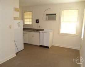 2302 E 40th St in Savannah, GA - Building Photo - Building Photo