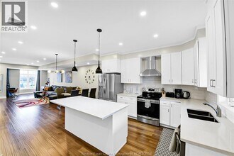 955 Walker Rd in Windsor, ON - Building Photo - Building Photo