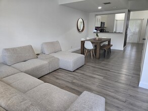 299 Duval Ct in Weston, FL - Building Photo - Building Photo