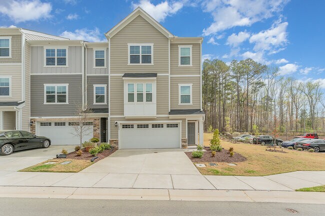 property at 1002 Belloak Wy
