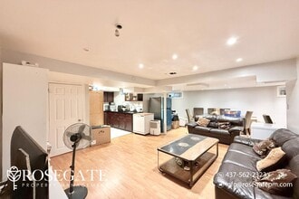 916 Mountcastle Crescent in Pickering, ON - Building Photo - Building Photo