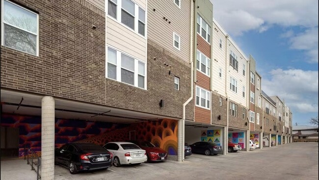 property at 4611 N Interstate 35 Frontage Rd