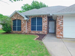 1008 Bayfield Dr in Denton, TX - Building Photo - Building Photo