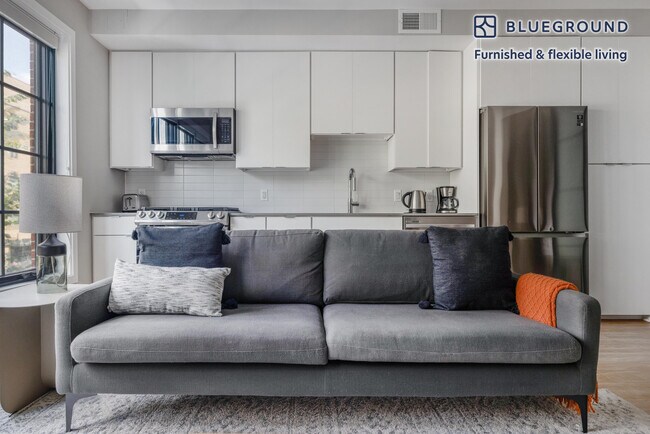 2210 Wisconsin Ave NW, Unit FL2-ID922 in Washington, DC - Foto de edificio - Building Photo
