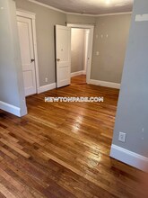 24 Crosby Rd, Unit 1 in Chestnut Hill, MA - Building Photo - Building Photo