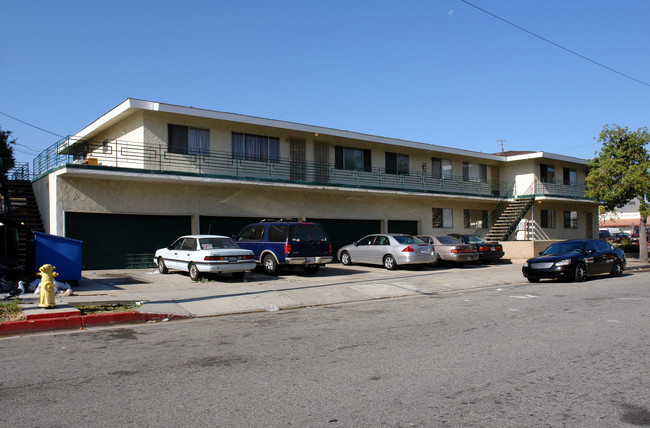 11902 Acacia Ave in Hawthorne, CA - Building Photo - Building Photo