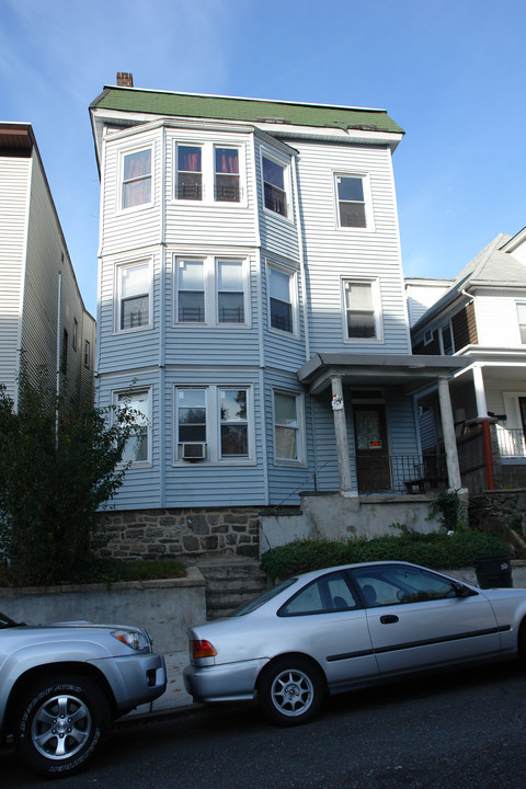 57 Cliff Ave in Yonkers, NY - Building Photo