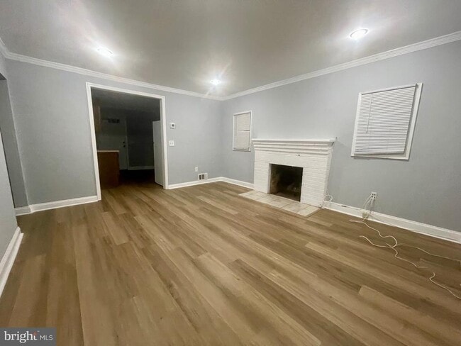 property at 1517 Rollins Ave