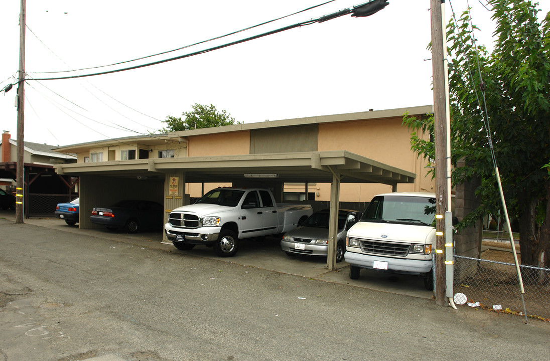 102-104 Westwood St in Vallejo, CA - Building Photo