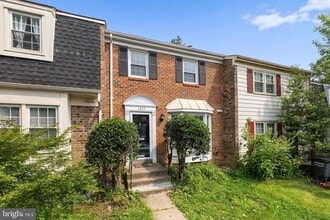 4825 Nash Dr in Fairfax, VA - Building Photo - Building Photo