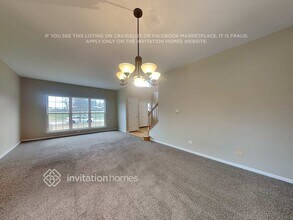 616 Glenn Ridge, Unit 1901-042 in Crystal Lake, IL - Foto de edificio - Building Photo