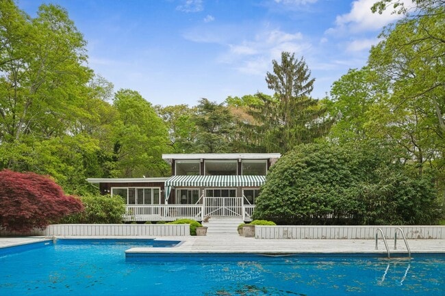73 Copeces Ln in East Hampton, NY - Building Photo - Building Photo