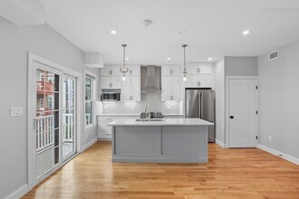 15 Morris St in Boston, MA - Building Photo - Building Photo