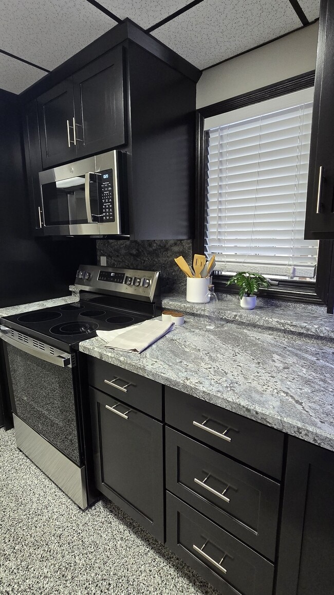 809 County Rd 2 S in Saint Stephen, MN - Building Photo - Building Photo