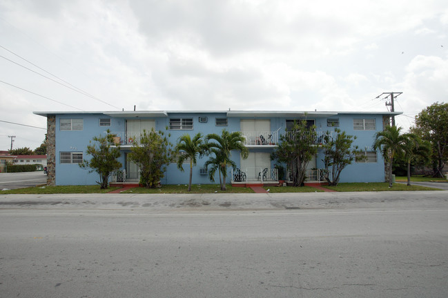 975 W 2nd Ave in Hialeah, FL - Building Photo - Building Photo