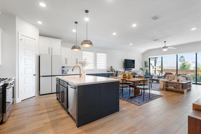 7905 Catbird Ln in Austin, TX - Building Photo - Building Photo