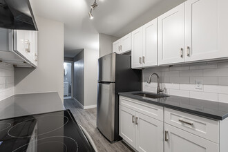 Concord Hills Apartments in Hartford, CT - Building Photo - Interior Photo