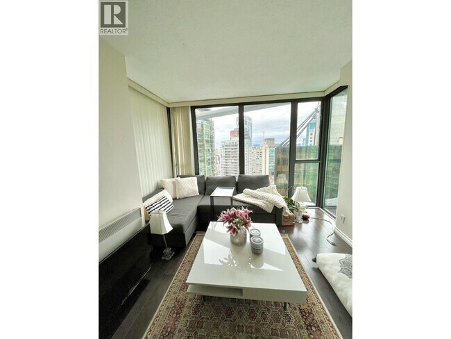 1331 W Georgia St in Vancouver, BC - Building Photo - Building Photo