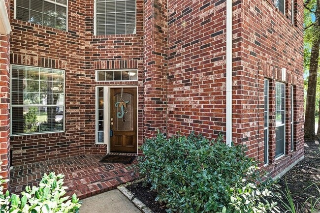property at 2 Hollow Glen Pl