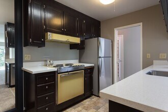 750 Oakland Ave, Unit 305 in Oakland, CA - Foto de edificio - Building Photo