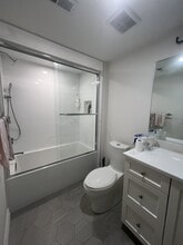 18 Mount Hood Rd, Unit 1 in Boston, MA - Building Photo - Building Photo