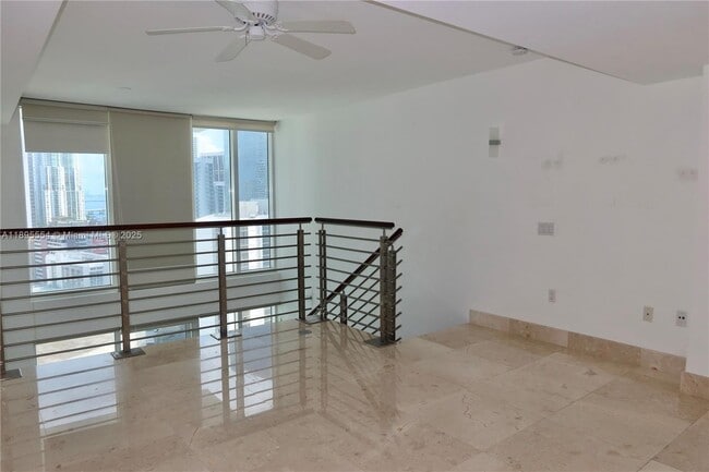41 SE 5th St, Unit 1611 in Miami, FL - Building Photo - Building Photo