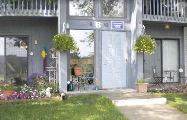 811 S Carney Dr in St Clair, MI - Building Photo - Building Photo