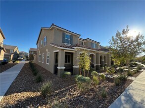 3204 Brynley Ave in Henderson, NV - Building Photo - Building Photo