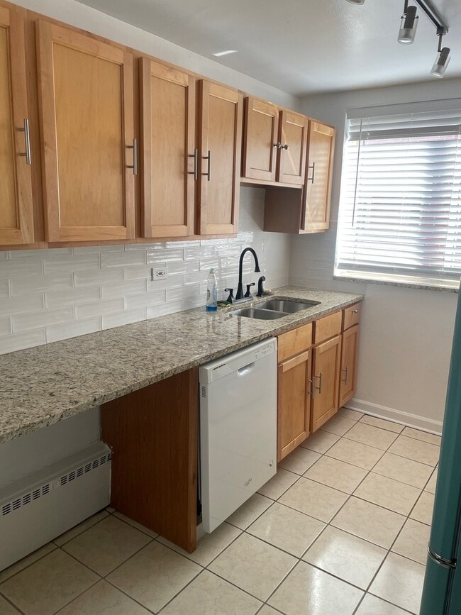 6827 N Oakley Ave in Chicago, IL - Building Photo - Building Photo