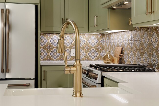 property at 15 Crinkleroot Ct