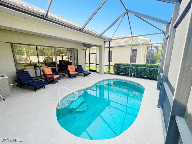1366 Serrano Cir in Naples, FL - Building Photo - Building Photo